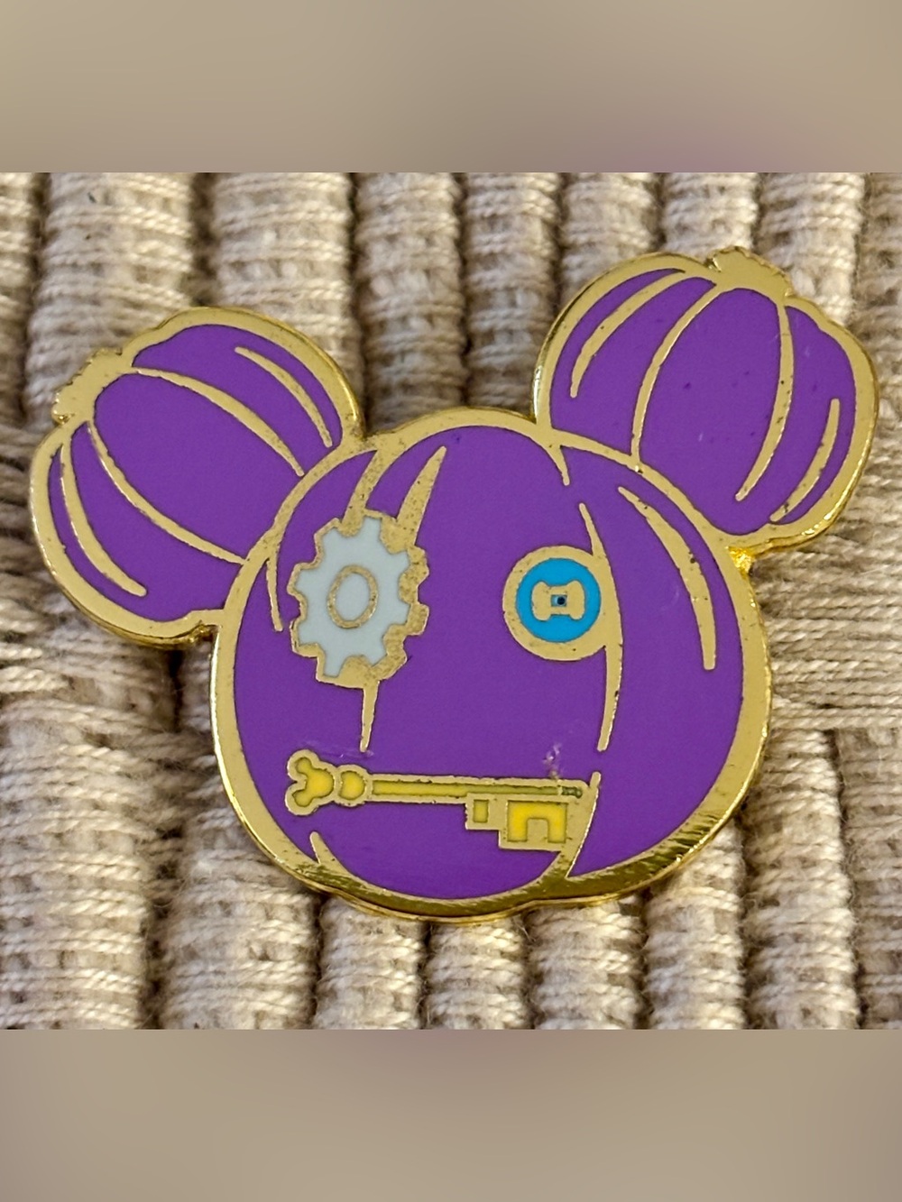 DISNEY 2018 Hong Kong Disneyland Mickey Mouse Halloween Time Pin